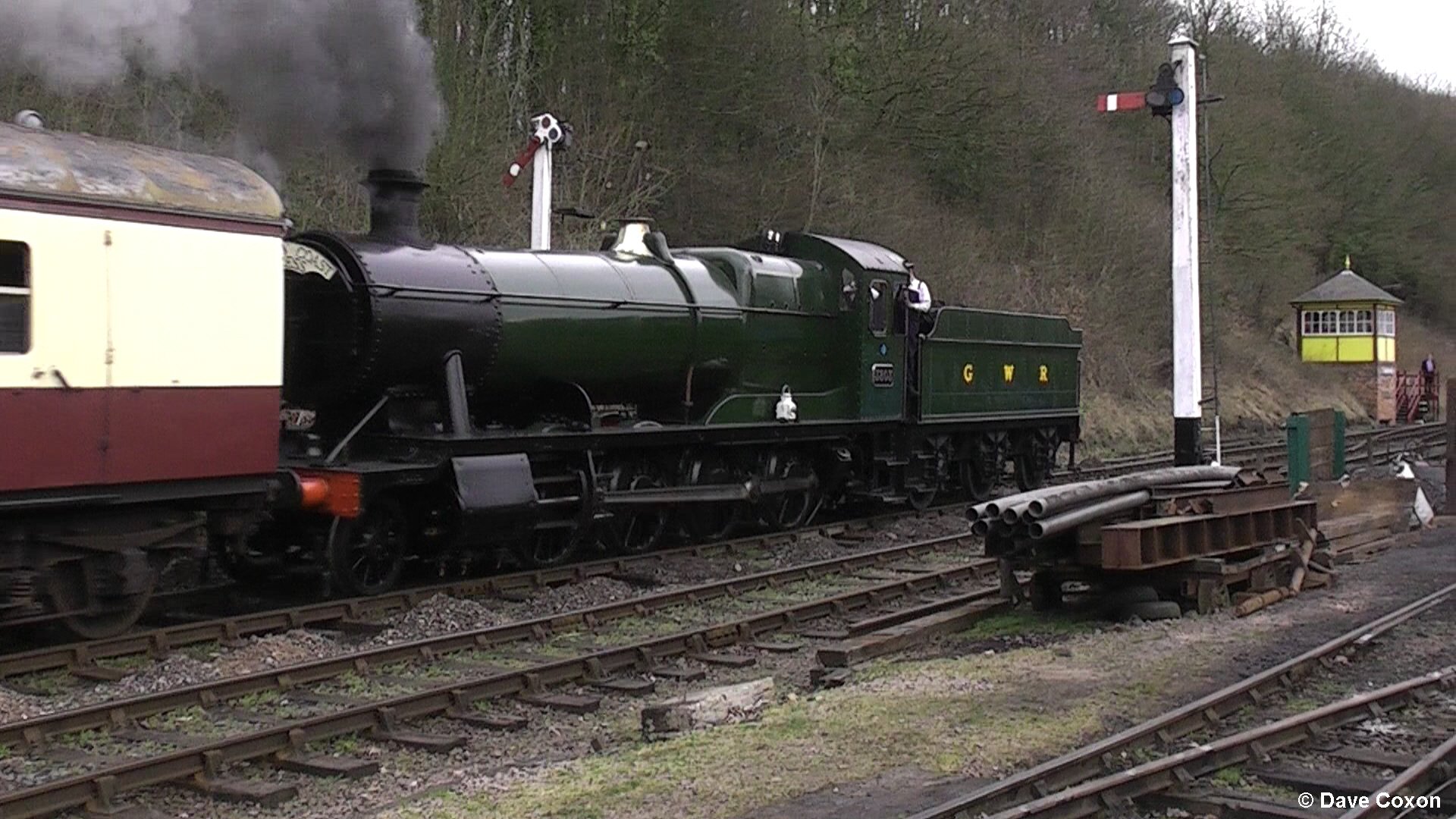 3803 leaving Shackerstone1.jpg